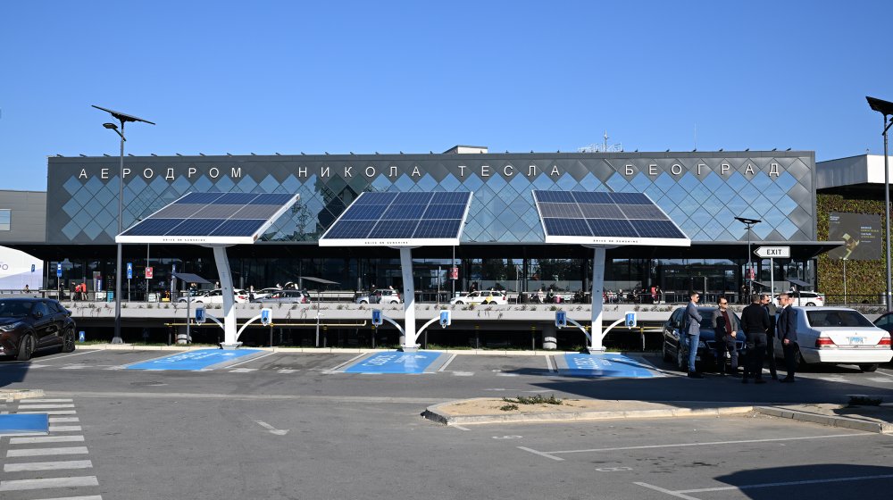 Na beogradskom aerodromu instalirani solarni punjači za električne automobile 1