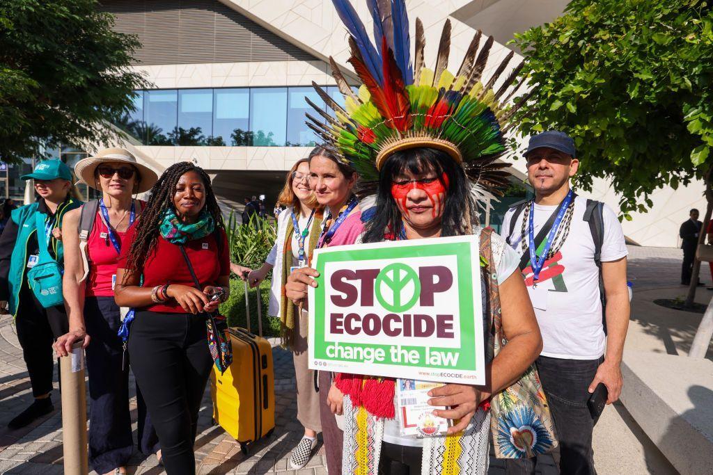 COP29: Šta je na dnevnom redu samita o klimatskim promenama i zašto je domaćin Azerbejdžan 9 Tokom COP28 u Dubaiju prošle godine bili su brojni ekološki protesti