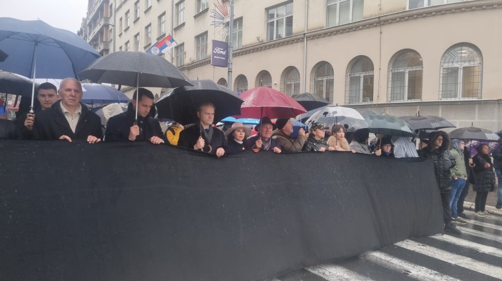 Kako je izgledala protestna blokada na Brankovom mostu "Zastani Srbijo 15 minuta za 15 života" (FOTO/VIDEO) 1