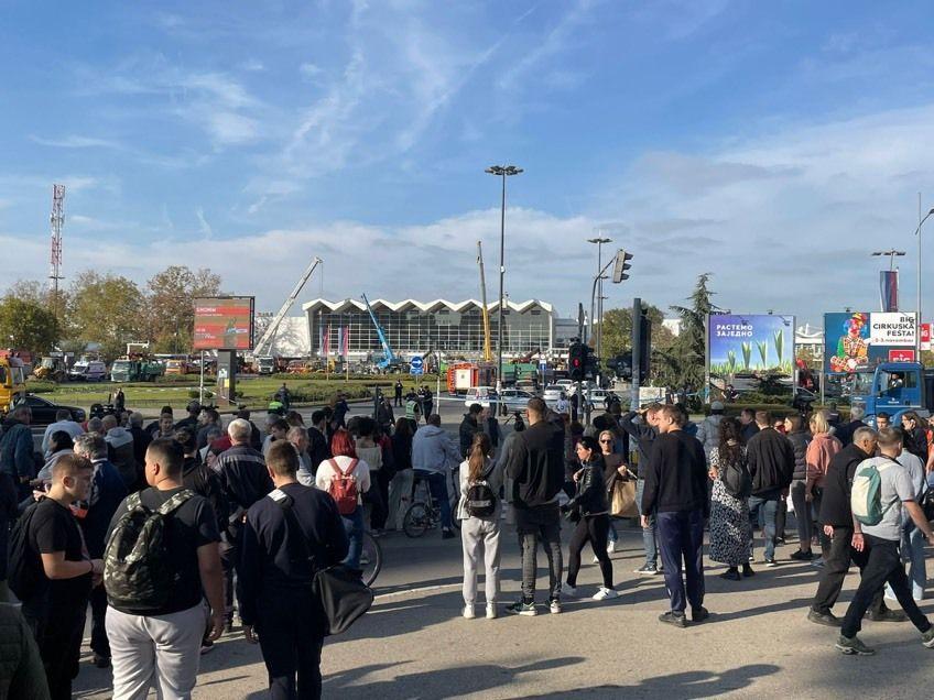 Nesreća na železničkoj stanici u Novom Sadu, najmanje jedna osoba poginula - mediji 3 Ispred Železničke stanice u Novom Sadu
