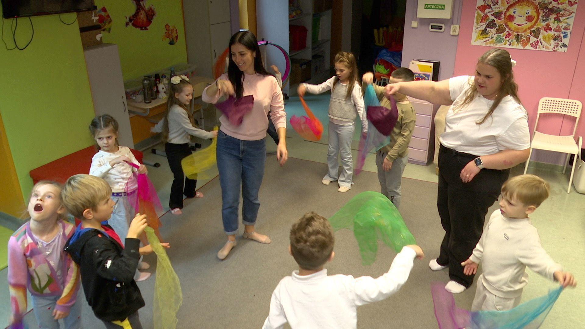 'Ovde zvono ne zvoni': Škola u Poljskoj za ukrajinsku decu 3 Ukrajinska deca u školi u Varšavi, u Poljskoj