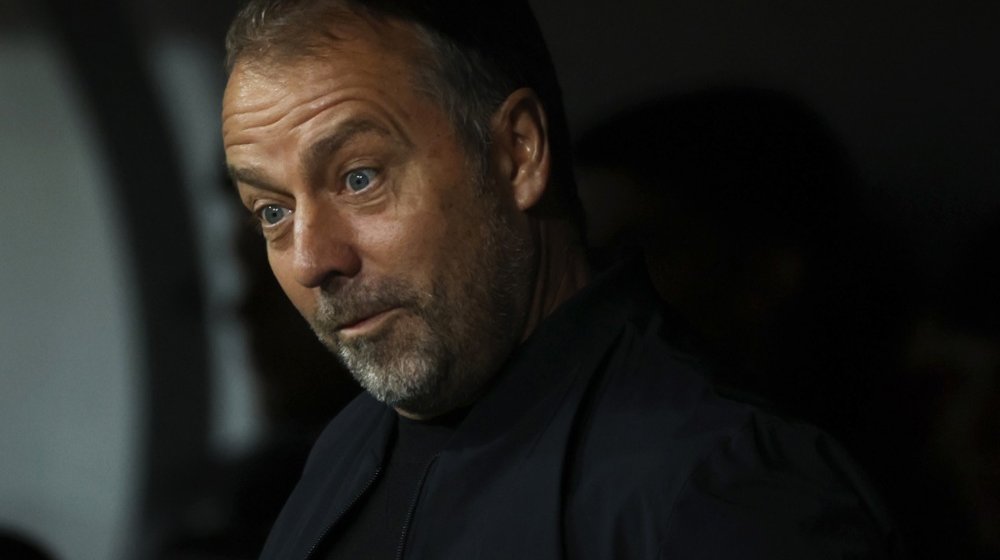 Poznato koja šestorica igrača Barselone neće igrati protiv Zvezde: Trener Hansi Flik objavio spisak fudbalera za meč u Beogradu 1