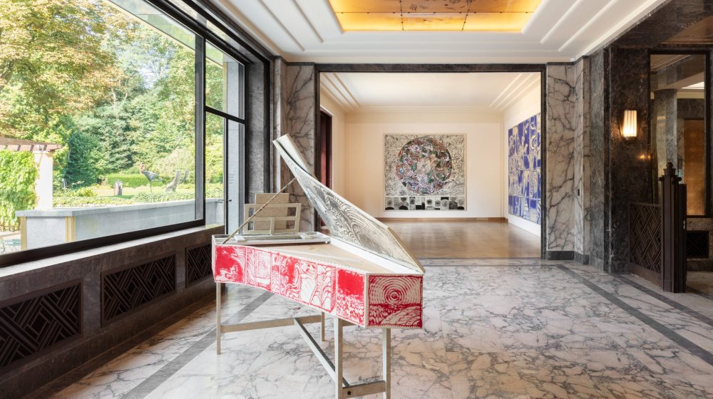 Katarina de Brakeler, komesarka izložbe "Putujuća slikarska četkica" Pjera Alešinskog, o delu jednog od najvećih savremenih belgijskih nadrealističnih slikara 1