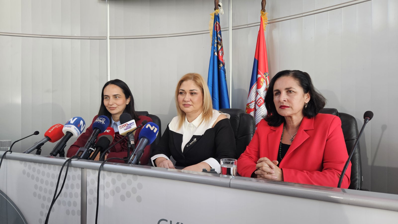 Opozicija u Skupštini grada Niša Vanredna sednica Skupštine grada Niša na kojoj je trebalo da se razmatra smena predsednika Skupštine okončana posle samo pet minuta: Opozicija najavila "svoju sednicu" 2