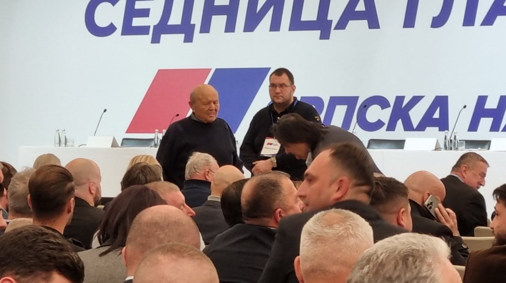 Glavni odbor SNS zaseda danas 1