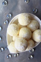 kokos kuglice2 Kokos kuglice - recept za uživanje u neodoljivom ukusu kokosa i bele čokolade 2