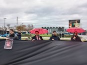 novisadzastani4 Protest Zastani Srbijo održan u Novom Sadu mirno, ali uz provokacije (FOTO/VIDEO) 3