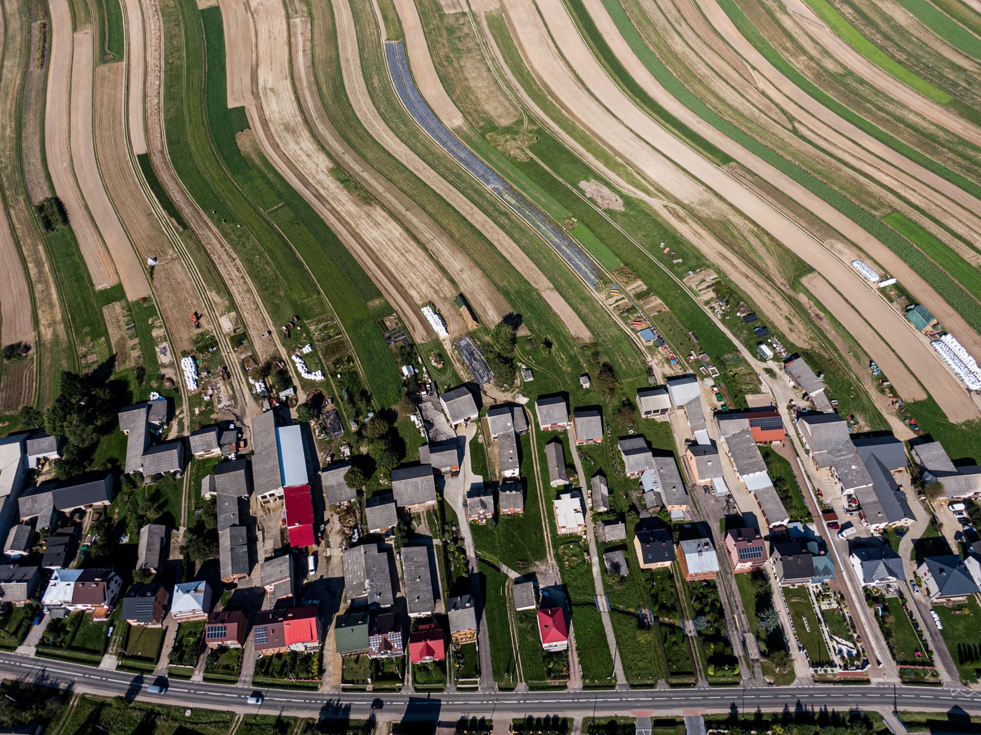 Mesto u kom svi stanovnici žive u jednoj ulici 2 Mesto u kom svi stanovnici žive u jednoj ulici 1