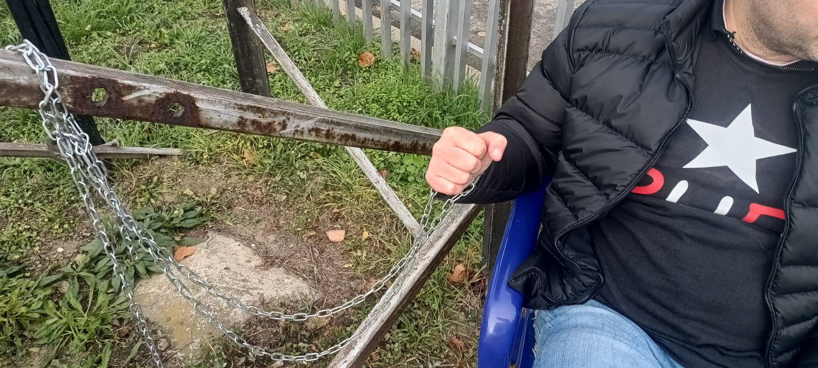 PUF-ovac se vezao za zatvor u Klisi - poneo i zrenjaninsku vodu (FOTO, VIDEO) 2 PUF-ovac se vezao za zatvor u Klisi - poneo i zrenjaninsku vodu (FOTO, VIDEO) 2