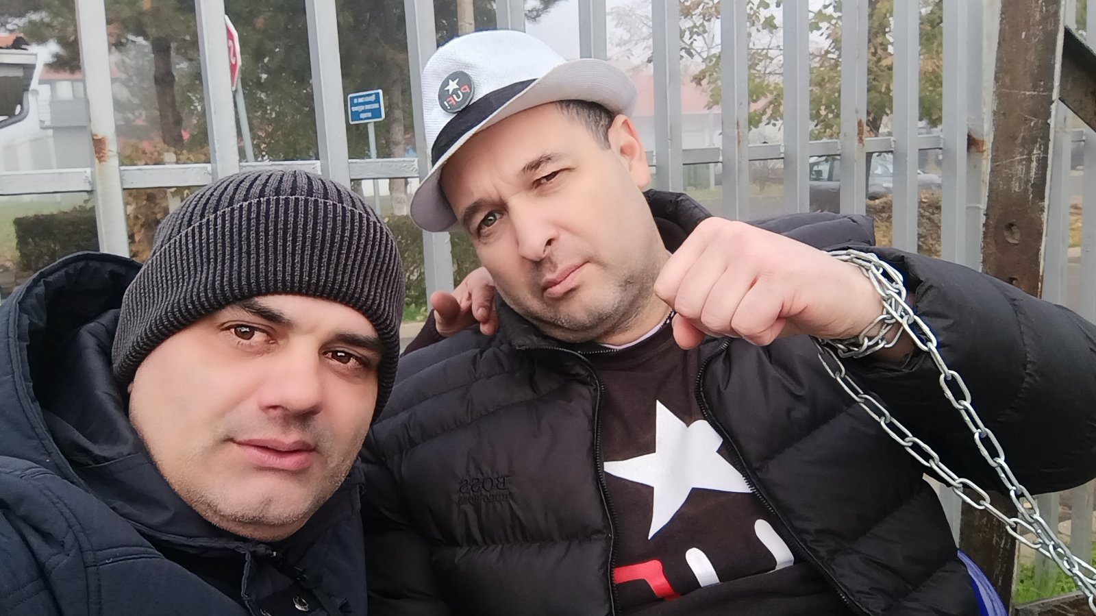 PUF-ovac se vezao za zatvor u Klisi - poneo i zrenjaninsku vodu (FOTO, VIDEO) 3 PUF-ovac se vezao za zatvor u Klisi - poneo i zrenjaninsku vodu (FOTO, VIDEO) 3