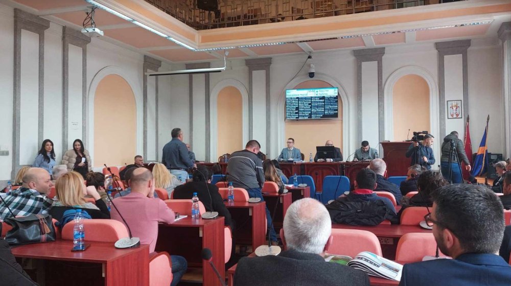 "Zaječar je jedini grad gde se vazduh može videti. Još malo pa vazduh možemo pipnuti": Ponovo burna sednica Skupštine Zaječara 1