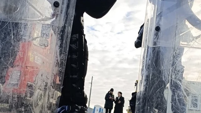 (FOTO, VIDEO) Blokirani radovi na Starom savskom mostu: Pojavačava se prisustvo policije 1