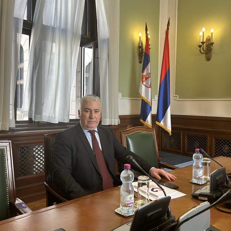 Telefoni opozicionara se prisluškuju, a međusobne poruke čitaju: Sagovornici Danasa o izjavi Đilasa da BIA i režim rade na rasturanju opozicije 7 Telefoni opozicionara se prisluškuju, a međusobne poruke čitaju: Sagovornici Danasa o izjavi Đilasa da BIA i režim rade na rasturanju opozicije 7