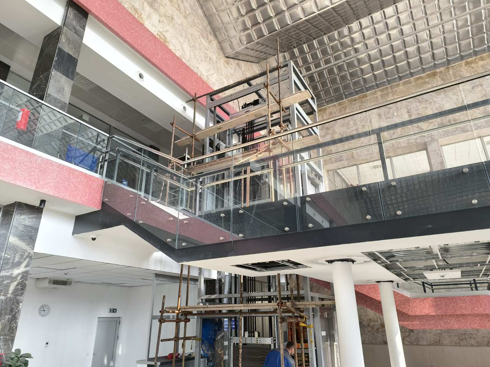 Kako je izgledala Železnička stanica u Novom Sadu pre dva dana? (FOTO) 2 Kako je izgledala Železnička stanica u Novom Sadu pre dva dana? (FOTO) 2