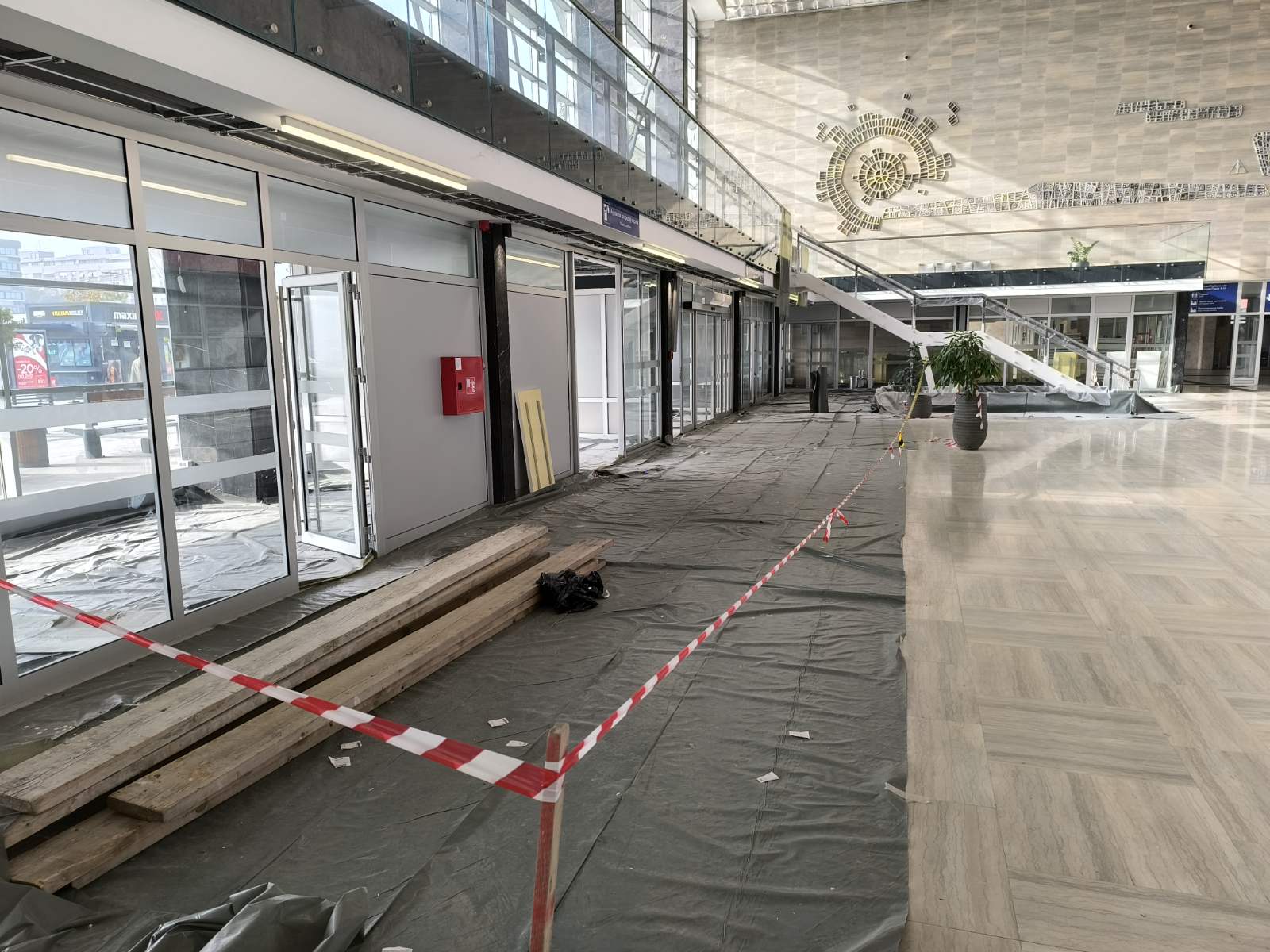 Kako je izgledala Železnička stanica u Novom Sadu pre dva dana? (FOTO) 4 Kako je izgledala Železnička stanica u Novom Sadu pre dva dana? (FOTO) 4