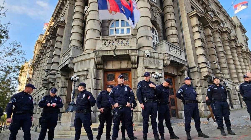 Privedeno najmanje pet odbornika ZLF-a zbog akcije "Krvave su vam ruke" 1