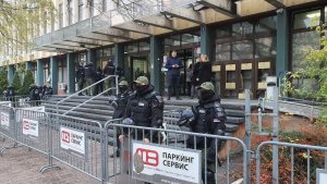 Završena blokada suda u Novom Sadu: Opozicija najavila novo okupljanje (FOTO, VIDEO) 8 Završena blokada suda u Novom Sadu: Opozicija najavila novo okupljanje (FOTO, VIDEO) 8