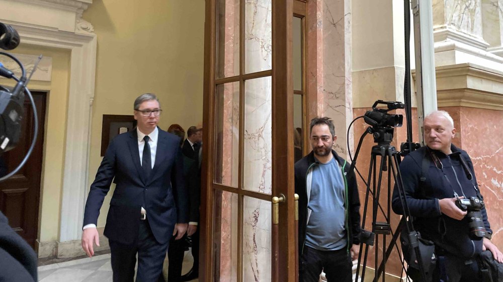 Vukadinović o opštoj tuči u Skupštini: Vučić se vratio strategiji nulte tolerancije prema svakoj kritici 1