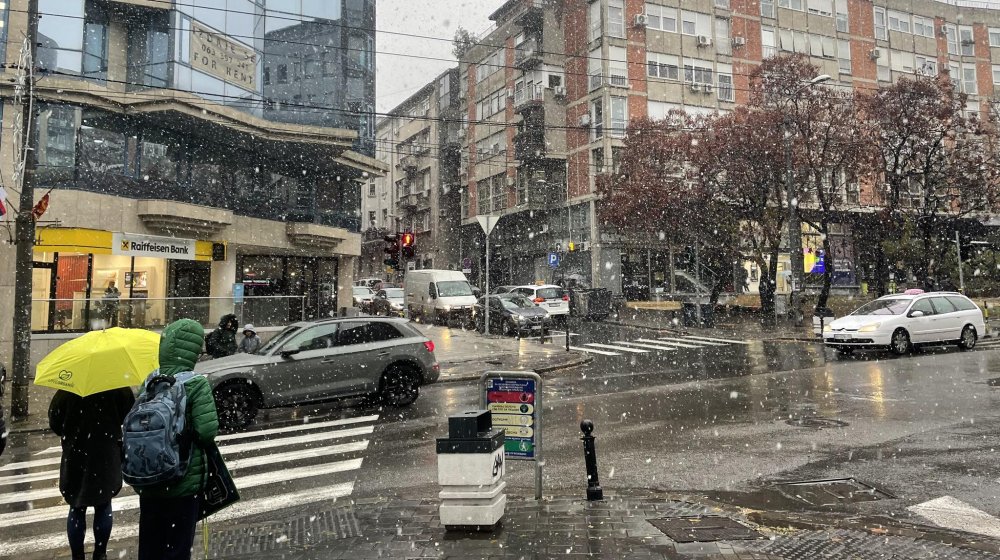 Sneg već pravi probleme po Srbiji (FOTO/VIDEO) 1