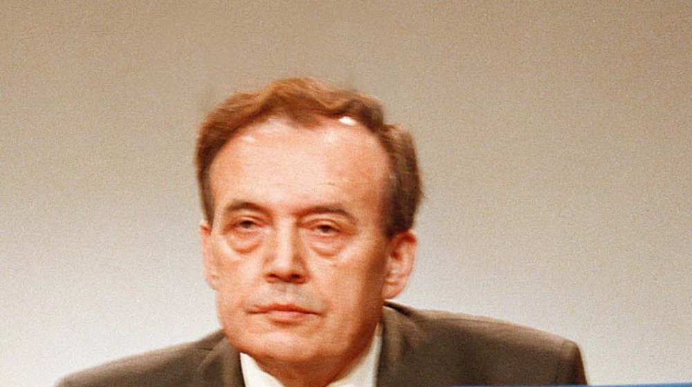 Političar koji je bio i "srpski sluga" i "neprijatelj Srbije": Sećanje na Stipu Šuvara 1