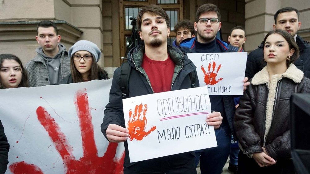 Studenti ispred Univerziteta Niš Ministarka Đukić Dejanović odložila sastanak sa dekanima fakulteta u blokadi: Studenti u Nišu joj spremali "prikladnu dobrodošlicu" 2