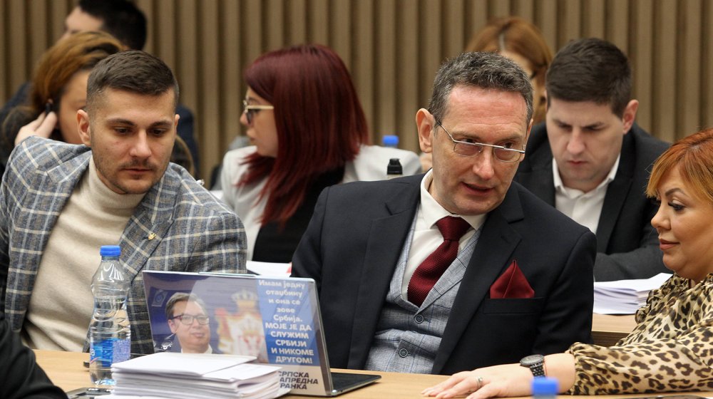 Naprednjak Bakarec u Skupštini Beograda: Zaštitićemo našu decu od nasrtaja albanskih, hrvatskih i islamskih ekstremista 1