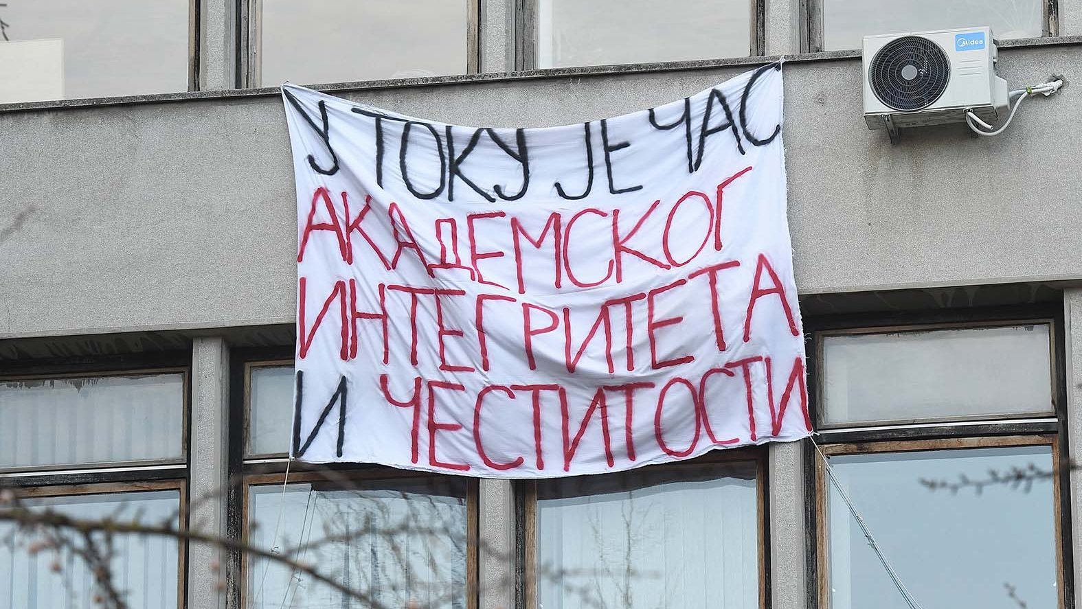 Kako su studenti bacili u rebus ovu, u kriminal, korupciju i nemoral ogrezlu vlast? 2 Kako su studenti bacili u rebus ovu, u kriminal, korupciju i nemoral ogrezlu vlast? 2