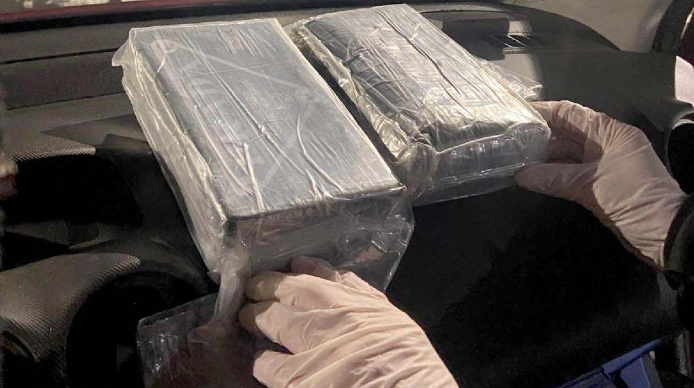 Akcija carine i policije: Presečen šverc preko 30 kg praškaste materije, sumnja se da je kokain 9