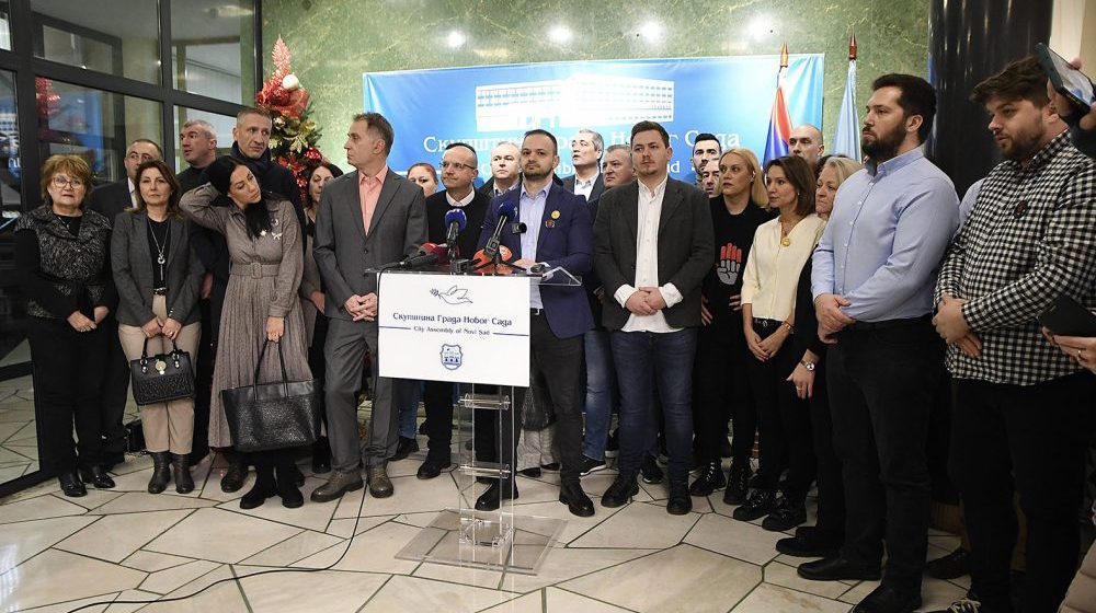 Novosadska opozicija predložila Skupštini grada usvajanje deklaracije koja osuđuje policijsku brutalnost nad građanima 1