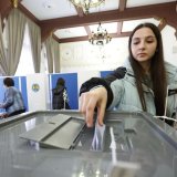 Dogovor vladajuće koalicije u Rumuniji: Ponavljanje predsedničkih izbora u maju 1