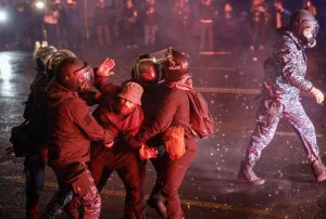 "Osetio si kako voda peče": Hemijskim oružjem iz Prvog svetskog rata na demonstrante u Gruziji 1