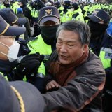 Hiljade Južnokorejaca traži smenu predsednika, opozicija podnela zahtev za njegov opoziv 3