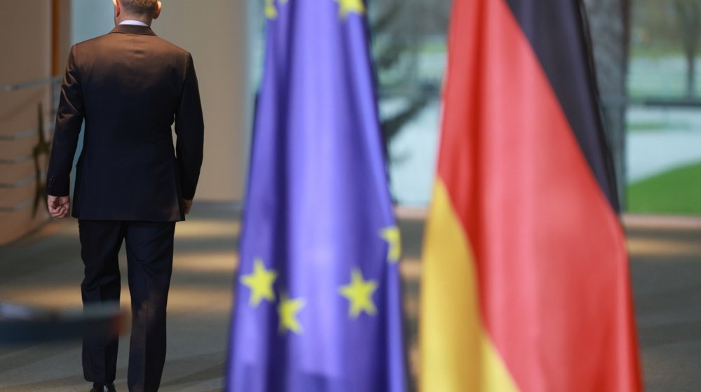 Siguran pad Olafa Šolca, slede izbori: Bundestag danas o političkoj sudbini kancelara 1