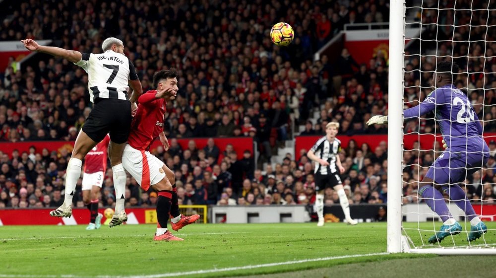 Premijer liga: Njukasl pobedio Mančester junajted, a Ipsvič ekipu Čelsija, remi Aston Vile i Brajtona 1