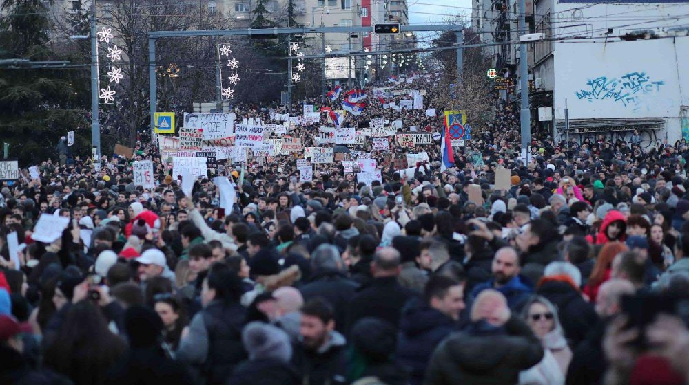 Francuski Figaro: Vučić menja taktiku, zamah pobune koju predvode studenti nije utihnuo 1