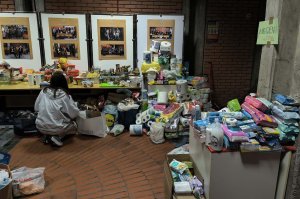 Reporter Danasa proveo noć sa studentima u blokadi u Novom Sadu (FOTO) 6 Reporter Danasa proveo noć sa studentima u blokadi u Novom Sadu (FOTO) 6