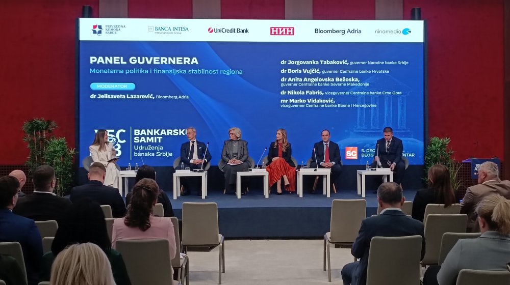 "Sad ću da napravim jedan izuzetak, taj podatak uvek prvi saopštava predsednik...": Jorgovanka Tabaković na Bankarskom samitu o ostvarenim ekonomskim rezultatima 1