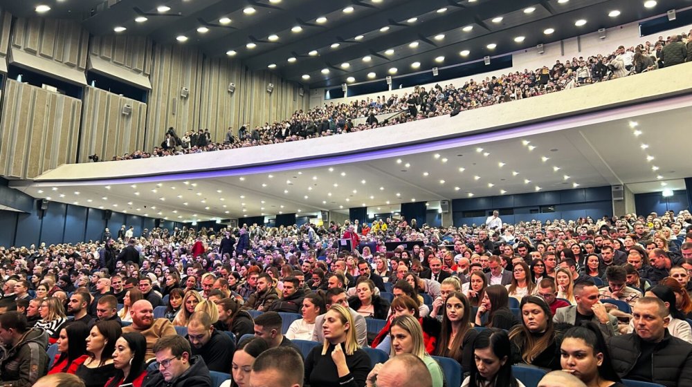 Student isključen sa tribine SNS-a namenjene mladima: „Izbacili su me kada su videli moj indeks“ 1