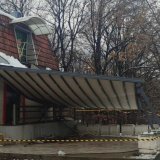 SRCE: Srušila se nadstrešnica u prometnoj ulici na Voždovcu 4