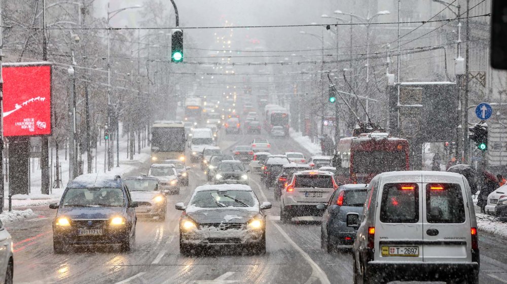 Oblačno, mestimično padavine 1