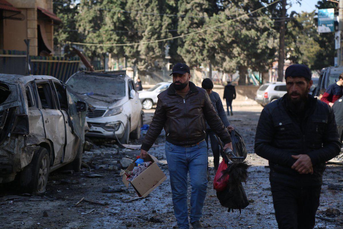 Sve više ruskih udara dok sirijski pobunjenici napreduju posle zauzimanja Alepa 4 Alep