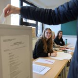 Hrvatska bira novog predsednika - do podneva glasalo 14 odsto birača 7