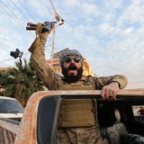 Hiljade ljudi beže iz sirijskog grada Homsa pred pobunjenicima u ofanzivi 3