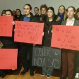 "Osijek za Novi Sad": Studenti iz Osijeka solidarno uz kolege iz Srbije, pisma podrške deliće po čitavom gradu 8