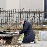 Sramotno klečanje: LSV traži hitnu smenu direktora „Jovine gimnazije“ u Novom Sadu 4