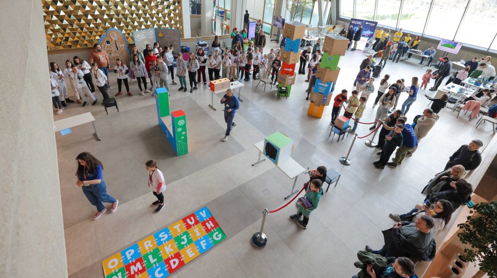 Preko 7.000 posetilaca i preko 500 takmičara iz Srbije i regiona na Vukobatovićevim danima robotike 1