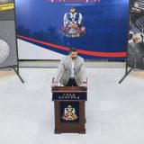 "Simbol kiča i promašenih prioriteta": Struka o beogradskom apsurdu - Satu na Trgu vrednom 15 miliona dinara 5