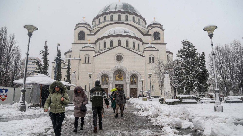 Hram Svetog Save sneg