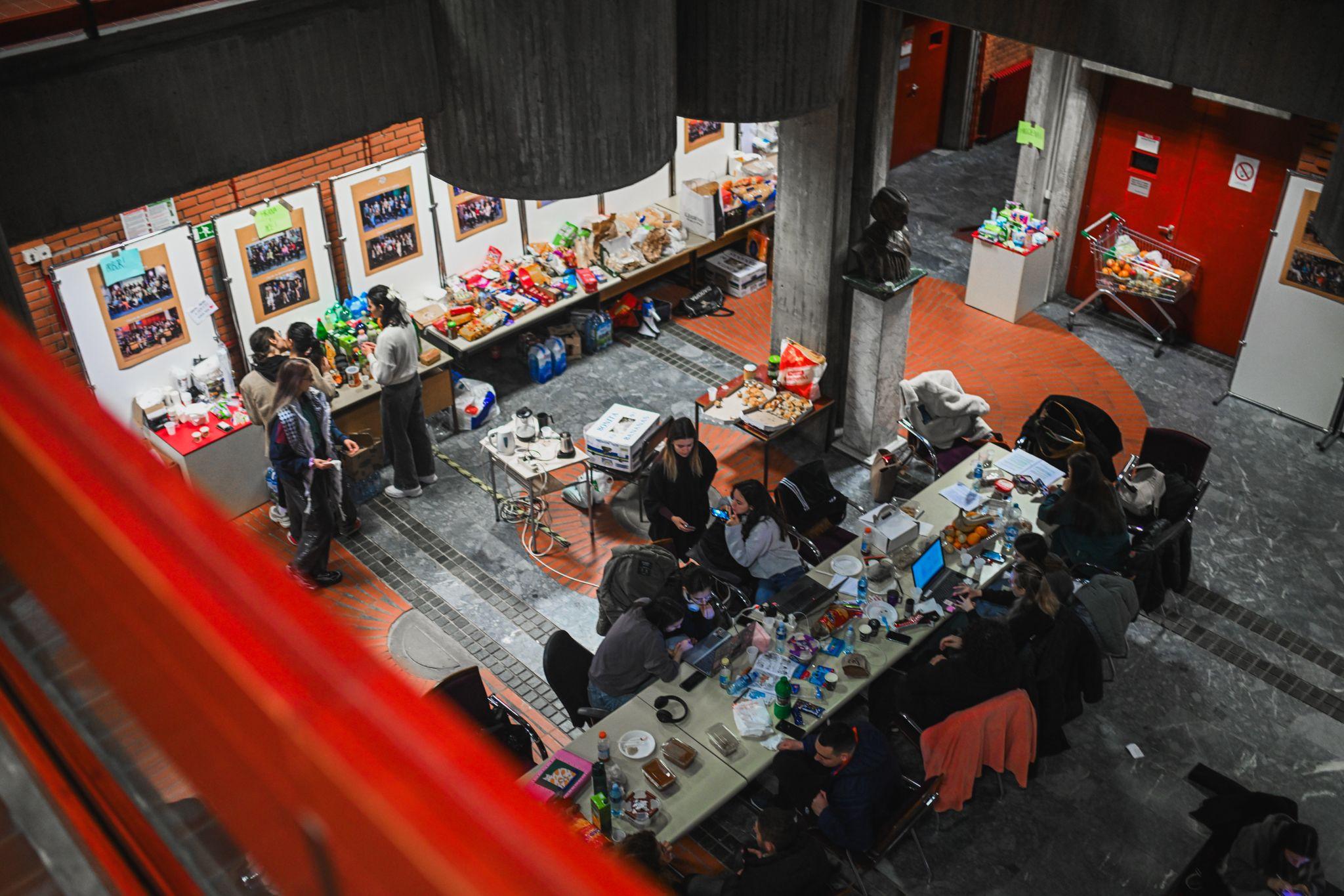 BBC na blokadama fakulteta: „Mislim, dakle protestujem" 3 Novi Sad, Filozofski fakultet