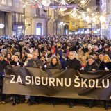Napad u školi u Zagrebu: Sedmogodišnje dete ubijeno, hiljade u protestnoj šetnji 8